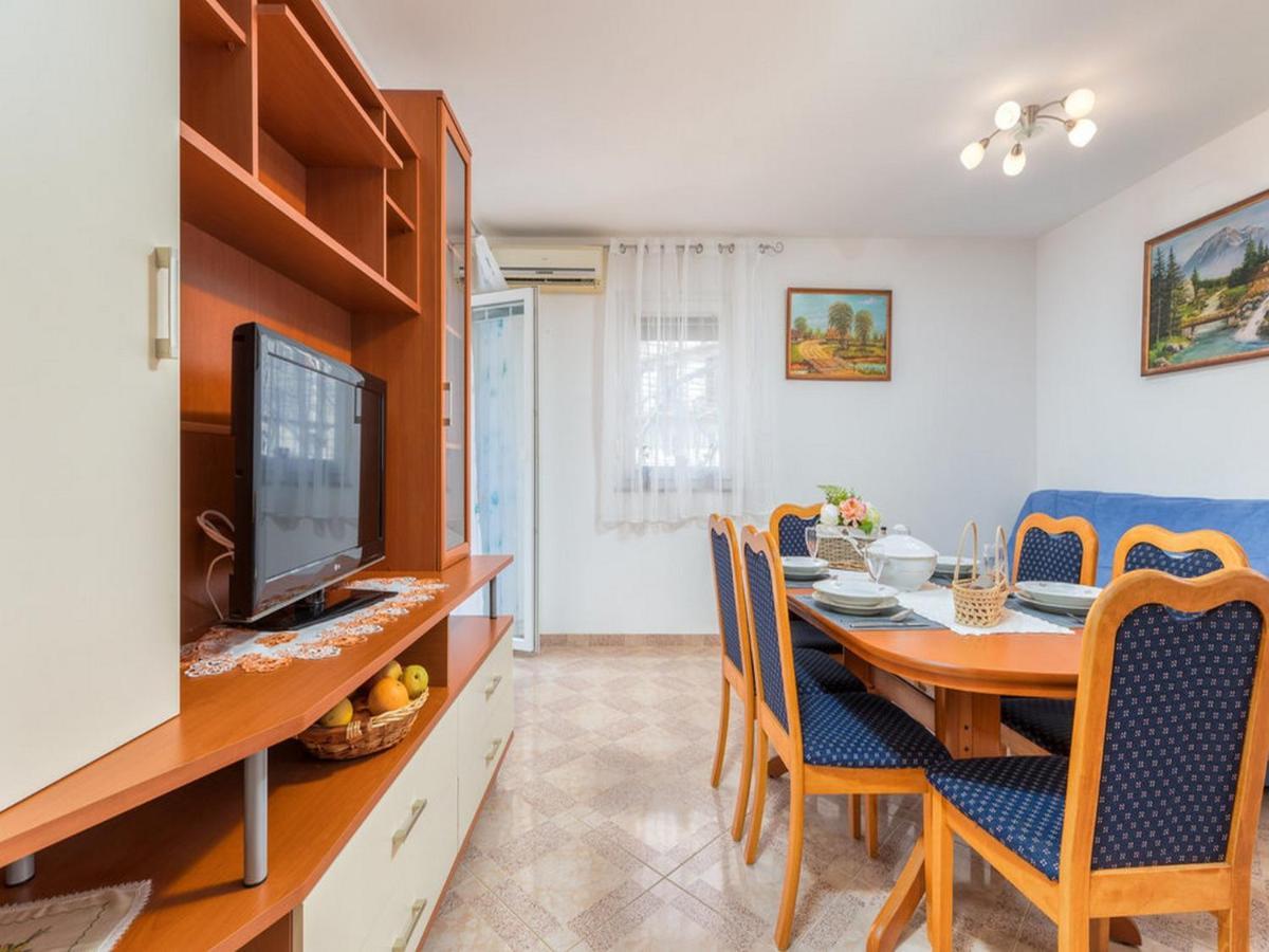 Apartment Dana Fažana Esterno foto