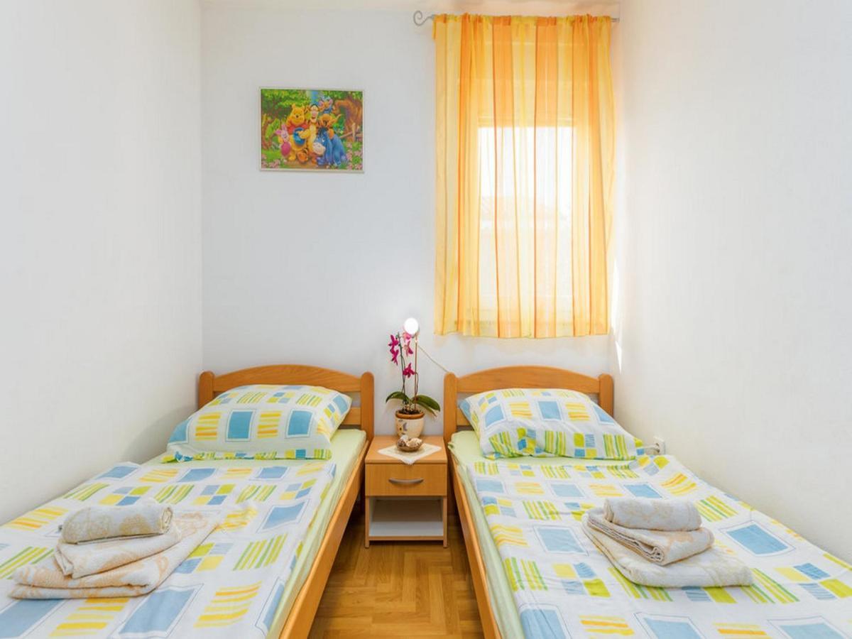 Apartment Dana Fažana Esterno foto